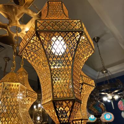 China Unique Moroco Hanging Lights Arabic Handmade Moroccan Iron Pendant Ceiling Suspend Decoration Lamp à venda