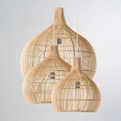 China Natural rattan hanging lamp Material Handwoven Rattan Lampshade China Supplier Wholesale Wicker Candle à venda