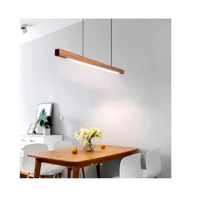 Cina Unique Trendy Wooden Linear Ceiling Hanging Pendent Lights Customized Chandeliers Lamp Indoor Lighting Supplier in vendita