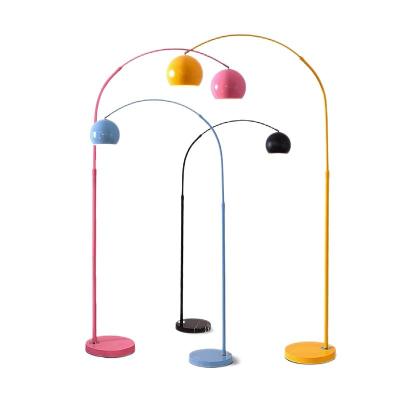 Cina 80lm/w Minimalist Floor Lamps Colorful Corner Lights Modern Standing Lamp For Living Room in vendita