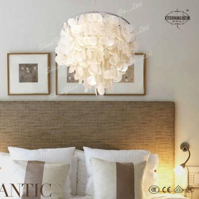 中国 Hotel Home Indoor Decorative Lightings D40*H114cm Sea Capiz Chandelier Hanging Lights 販売のため