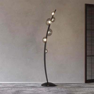 Cina Nordic Minimalist Luxury Floor Lamp for Living Room Study Bedroom Corner Decoration in vendita