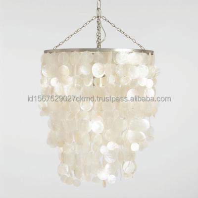 Κίνα Holiday Decoration Trendy Listed Modern Farmhouse Brass Capiz Chandelier for Bedroom προς πώληση