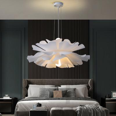 China AC 85-265V White Color Nordic Chandeliers And Hanging Lamps Chandelier For Home Japanese Bedroom Flower Pendant Light Te koop