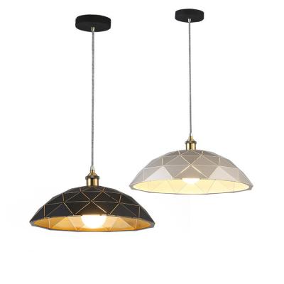 China Small MOQ Industrial Pending Light for Home-Living/Bar/Hotel/Restaurant IP Rating ip20 Good and Modern Hanging Pendant à venda