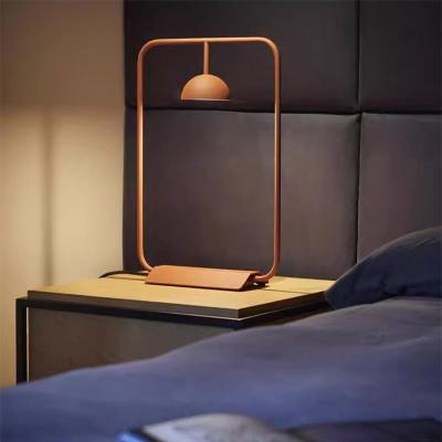 Cina DIY Nordic Modern Minimalist Desk Lamp Danish Designer Black Small Head Ambient Light Reading Living Room Bedroom Study in vendita