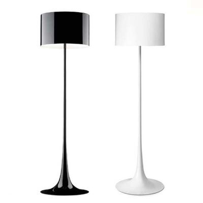 China Modern Luxury Metal Floor Lamp for Hotel Bedroom LED Chip SMD Aluminum Material zu verkaufen