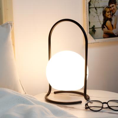 China 16.5*16.5*29cm Product Dimension Dimmable Rechargeable Cordless Pendant Light and Portable Wireless Spherical LED Desk Lamp Te koop