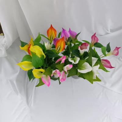 China Fashion China Manufacturing Cheap Home Decor Multi Color 5 Head Flower Horseshoe Bouquet Artificial Flower for sale