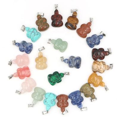 China Natural Mateiral Charm Chakra Carved Turtle Animal Crystal Quartz Stone Turtle Pendants Natural For Jewelry Making for sale