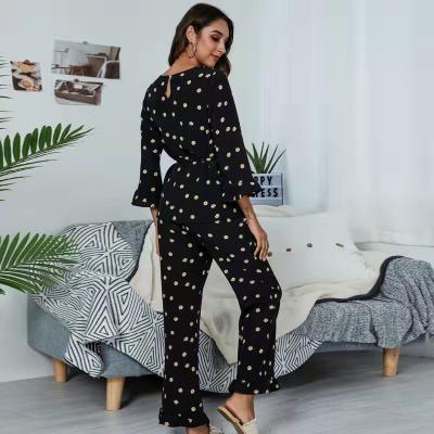 China 2021 Autumn Women's Fashion QUICK DRY Round Neck Ear Wooden Strap Printing Two Piece Suit for sale