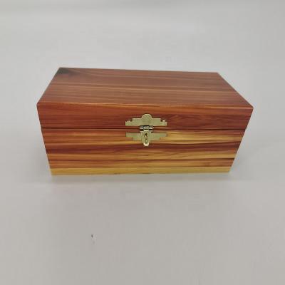 China Stocked Wholesale Cedar Wooden Urns Pet Urns Wood Cremation Box for sale