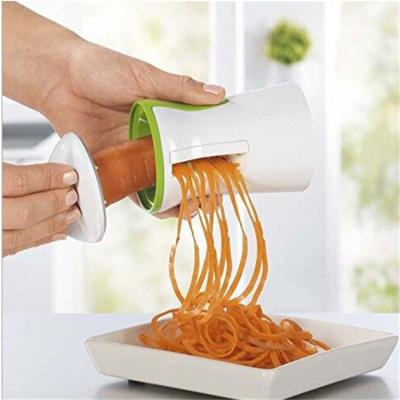 China Viable Kitchen Accessories Manual 3 in 1 Manual Spiral Vegetable Slicer Vegetable Slicer for sale