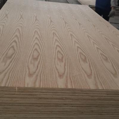 China Red Oak Moisture Proof Veneer Laminated MDF Panel Price for sale