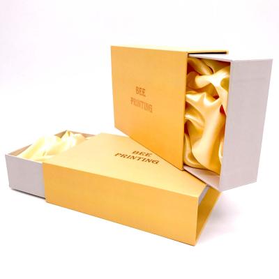 China Recyclable Empty Satin Fabric Red Wine Bottle Drawer Luxury Match Boxes Cardboard Slip Gift Box for sale