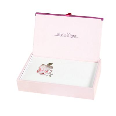 China 2019 Recyclable Personalized Matte Cosmetic Gift Packaging Box With Printing Logo for sale