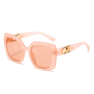 China 1922 all-match women's V-shaped border sunglasses new fashion sunglasses box Europea&America fashion sunglasses wholesale for sale