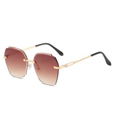 China New Fashion Stainless Steel Frame Square Frameless Women Sunglasses All-match Border Sunglasses S031 for sale