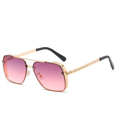 China Hot Selling Good Quality Fashion Sunglasses Metal Material Women Shape Sunglasses for sale