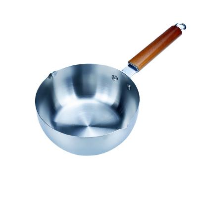 China Sustainable Japanese Style Snow Pan Kitchen Cooking Round Pot Sauce Pan With Wooden Handle for sale