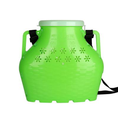 China Durable Green Portable Fish Basket Plastic Fish Keeper for sale