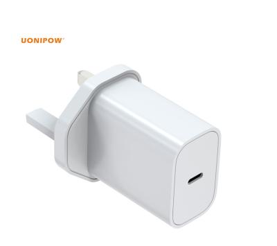 China Manufacturer Portable UK Plug 18w USB-c Charger Cell Phone Mobile Phone Palladium Fast Charging Wall Charger for sale