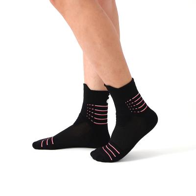 China New Breathable Custom Design Basketball Compression Recycling Sports Knockout Mens Womens Soccer Football Custom Sports Socks for sale