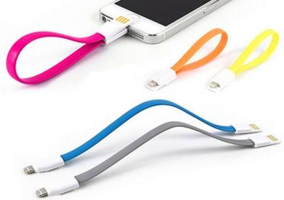 Chine le chargeur coloré d'usb de micro de 22cm câble V8 magnétique pour la galaxie s4/S3 à vendre