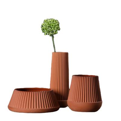 China Modern Design Ceramic Flower Vase Art Terracotta Vase For Home Transitional Office Decor for sale