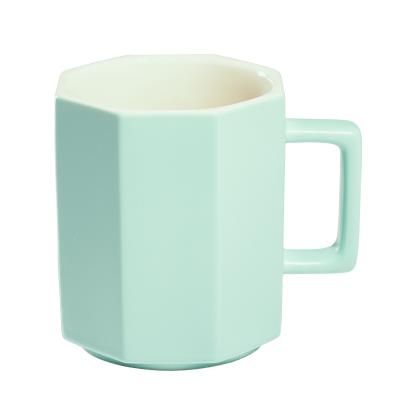 China Fashion Design Disposable Ceramic Coffee Mug High Grade Ceramic Mug With Lid for sale