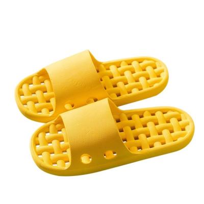 China Wholesale 2021 Fashion Trend Hotel Fashion Plastic Soft-soled Home Leak Colorful PVC Bathroom Slipper for Women and Men Slippers for sale