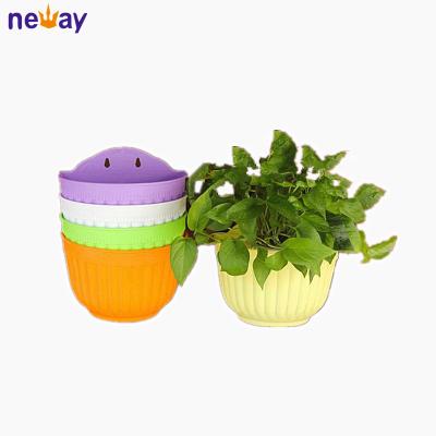 China Outdoor Plant Colorful Plastic Hanging Flower Pot for sale