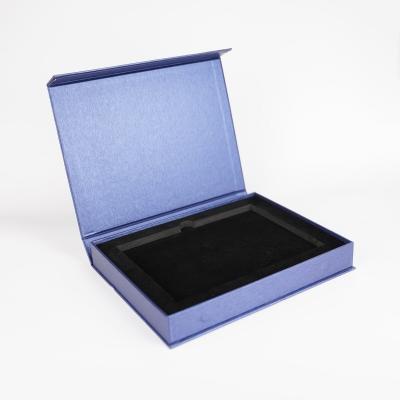 China Custom Logo Blaue Clamshell-Lagerboxen Geschenkbuch Form Verpackungskiste mit EVA-Tray zu verkaufen