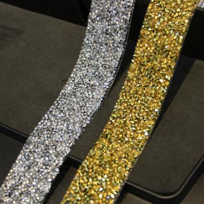 China Flatback 5 Yard Long Heat Repair Water Diamond Pattern Fixed Crystal Diamond Chain for sale