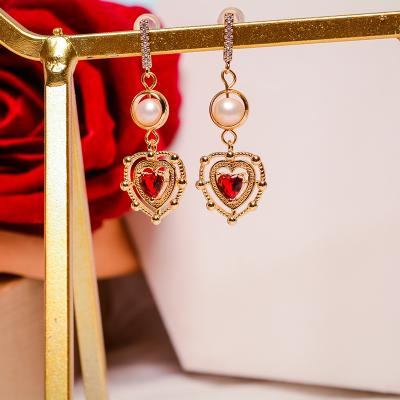 China CLASSIC Elegant Freshwater Pearl Drop Earring Stud Vintage Heart Gold Plated Women for sale