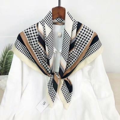 China Online Shopping Fashion Vintage Square Scarf Leopard Square Scarf for sale