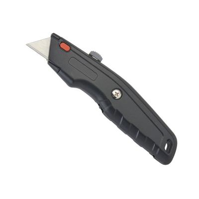 China Quick-change Aluminum Alloy Black Heavy Duty Retractable Safety Knife Mat Cutter Utility Knife for sale