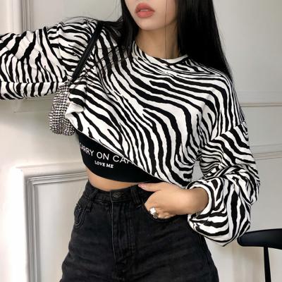 China Leopard Printing Women Breathable Casual Wear T-shirt Crop Top Two Piece Set for sale