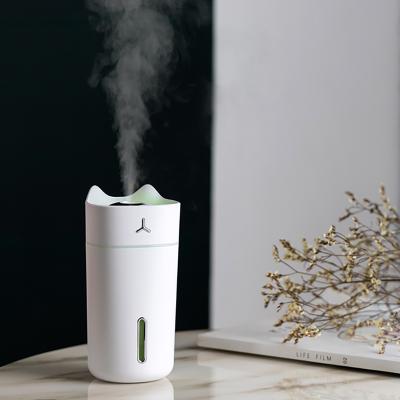 China Car Wholesale 800mah Battery Mini Ari Humidifier USB Rechargeable Cool Mist Car Ultrasonic Humidifier for sale