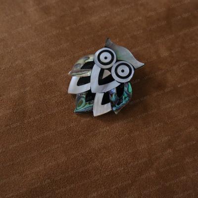 China Modern Owl Brooch Broach Pin Vintage Alloy Lapel Pearlescent Wedding Pins for sale