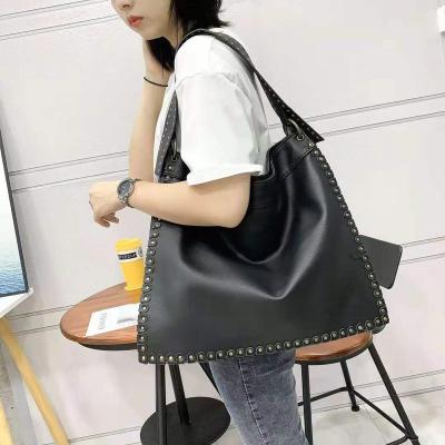 China 2022 New High Quality Leisure Handbag Fashion PU Shoulder Bag Soft Large Capacity Tote Bag For Women for sale