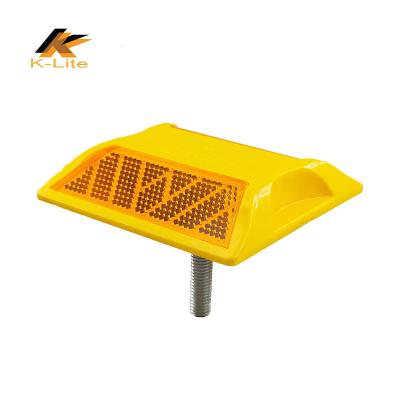 China USA Road Reflector Crystall PMMA Reflective Crystall Pavement Road Studs With Screw And Bolt for sale