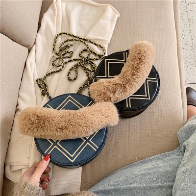 China Fashion Women's Plush Handle Bags Fashion Winter And Autumn Chain Lady Bags Small Round Shoulder Bag for sale