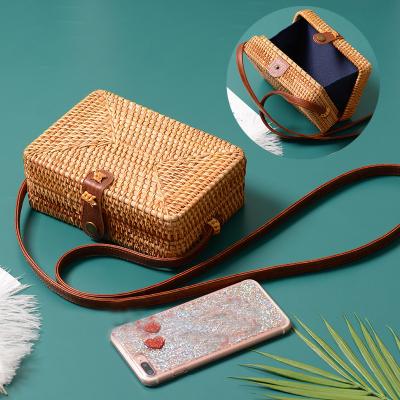 China Latest Chic Bamboo Round Purse Straw Bag \ Fasion Factory Luxury Designer Bali Woven Natural Rattan Boho Rattan for sale