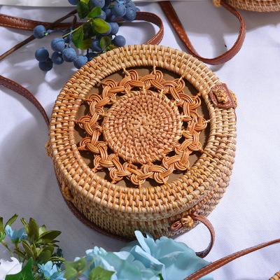 China Contryside 2020 wholesale the latest handbag vacation summer fasion/natural round Bali rattan bag handmade bag for sale