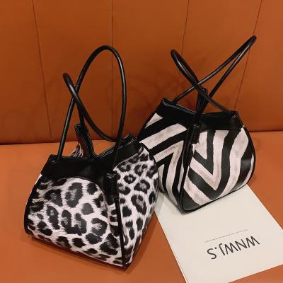 China Zebra Pattern Female Leopard Print Handbag Fashion Shoulder PU Bucket Shape Leather Woman Bags for sale