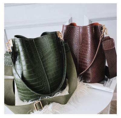 China Fashion Women Crocodile Pattern Cross - PU Leather Tote Handbag Ladies Shoulder Alligator Bucket Bags Retro Body for sale