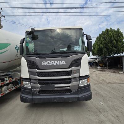 China Chasis Sinotruk piezas de equipos pesados neumático y pedido personalizado con dirección en venta