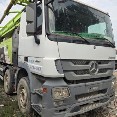 Cina 8×4 ruota motrice Sinotruk Chassis Pompa di calcestruzzo montata su camion con sistema di servosterzo in vendita