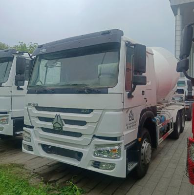 China Sinotruk Chassis HOWO 12m3 Betonmengtruck voor zware bouwmachines Te koop